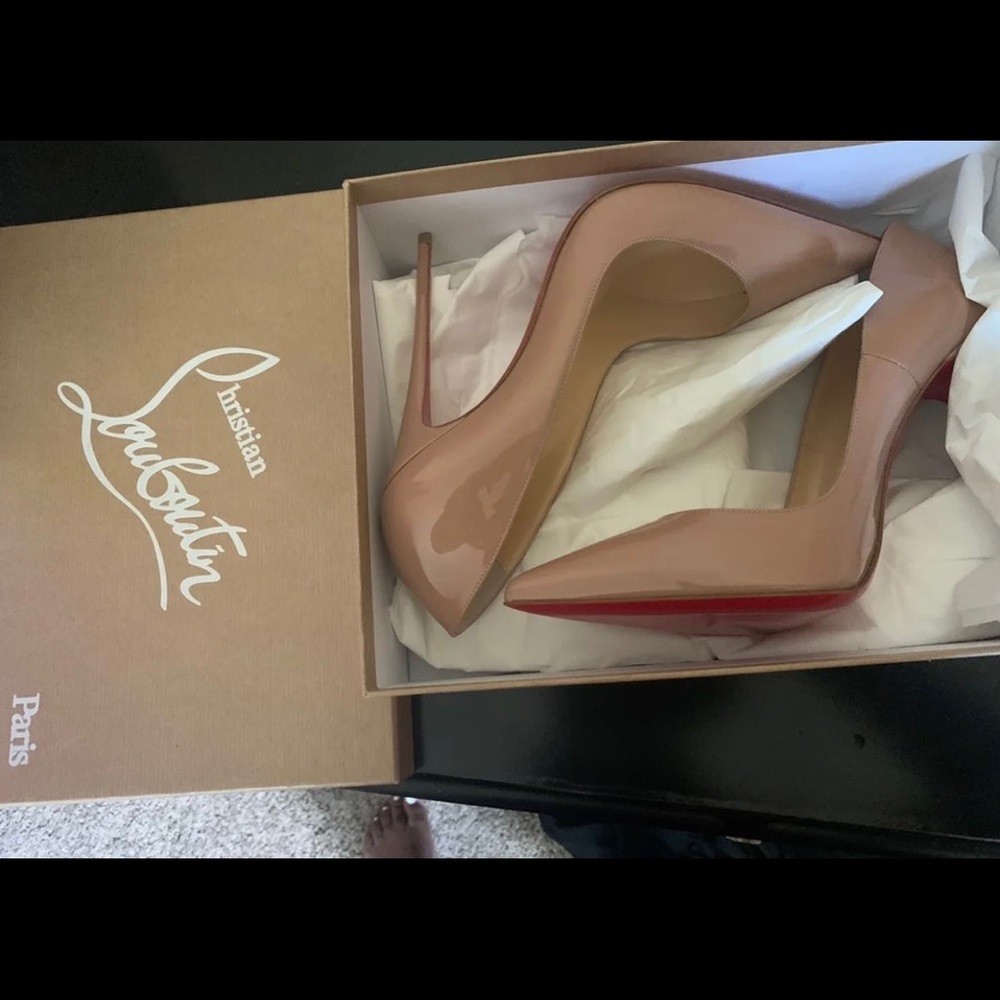 Authentic Christian Louboutin So Kate Sz41